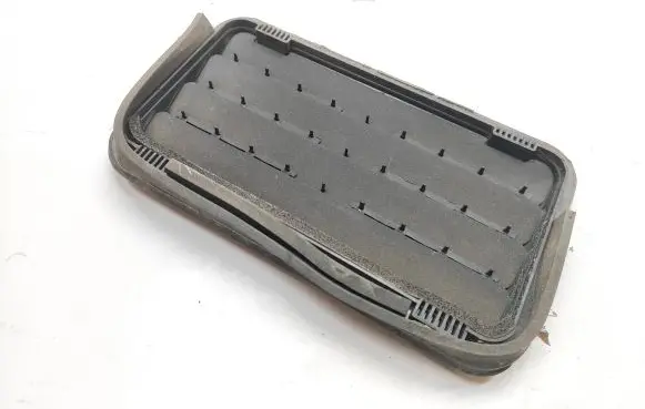 Nissan Navara D23 Quarter panel pressure vent 76804EB000