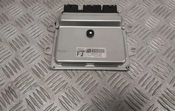 Nissan Qashqai Engine control unit/module MEC93370