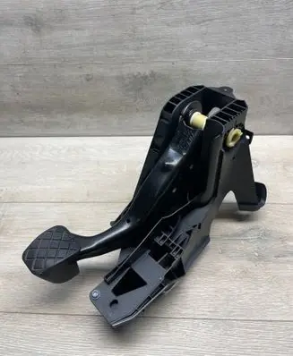 Volkswagen PASSAT B8 Brake pedal 5Q1721058bj 29092014