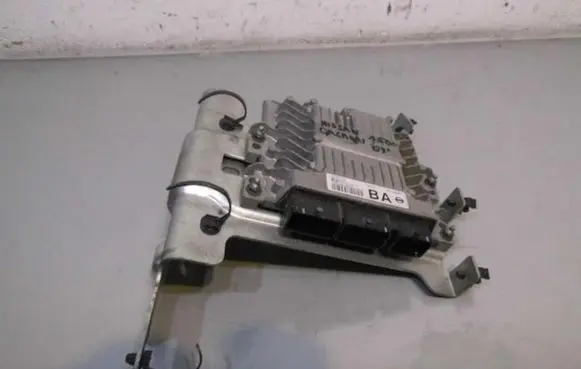 Nissan Qashqai Engine control unit/module ECU S180033107