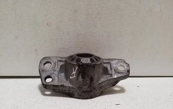 Audi Q3 8U Front shock absorber mounting bracket 3C0513353C