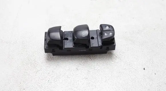 Nissan X-Trail T32 Electric window control switch