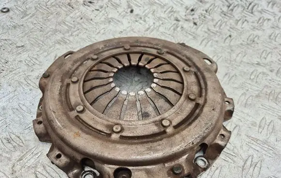 Opel Corsa D Pressure plate 55568083
