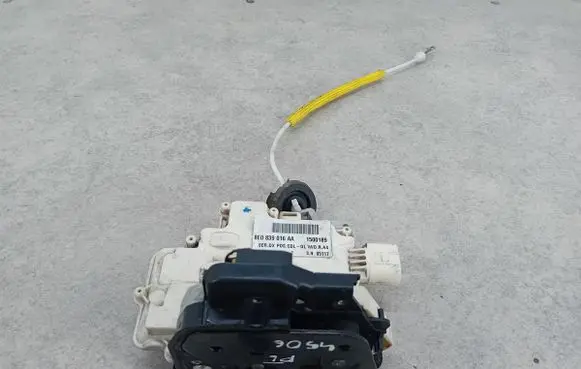 Audi A4 S4 B7 8E 8H Rear door lock 8E0839016AA