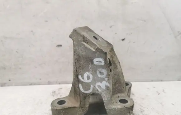 Audi A6 S6 C6 4F Engine mounting bracket 4P0199307AA