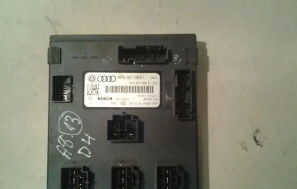 Audi A8 S8 D4 4H Comfort/convenience module 4H0907063L 4H0907063D