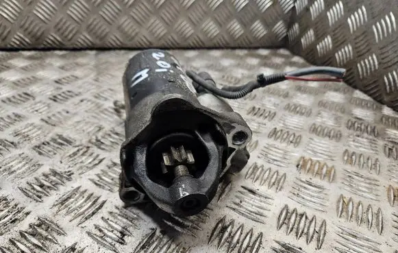 Volkswagen PASSAT B6 Starter motor 1005831376