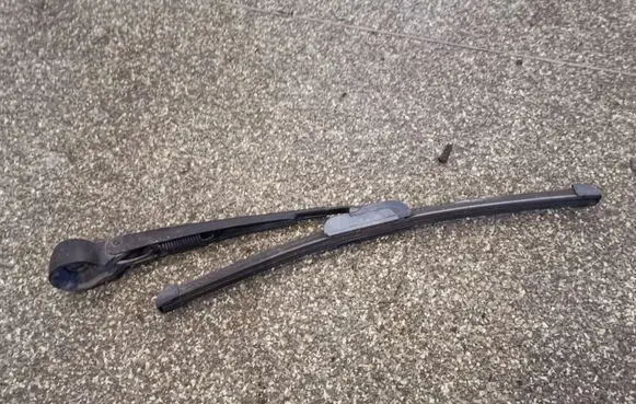 Audi A4 S4 B5 8D Rear wiper blade arm 8D9955407