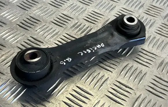 Chrysler Pacifica Rear control arm 