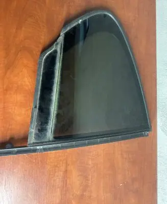 BMW 5 F10 F11 Rear vent window glass 43R001604 E000199