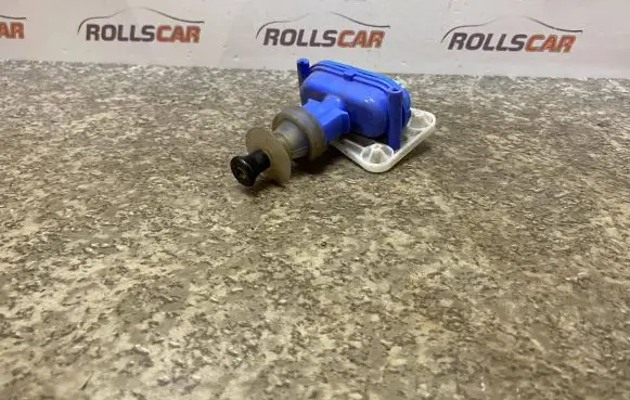Audi 80 90 S2 B4 Central locking vacuum pump 893862153D