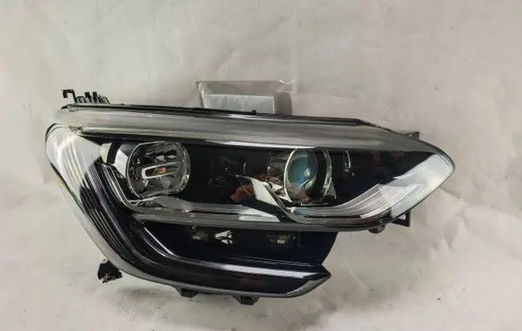 Renault Megane IV Headlights/headlamps set 