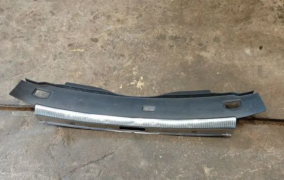 Volkswagen Phaeton Side skirt rear trim 3D5863459D 3D5863459