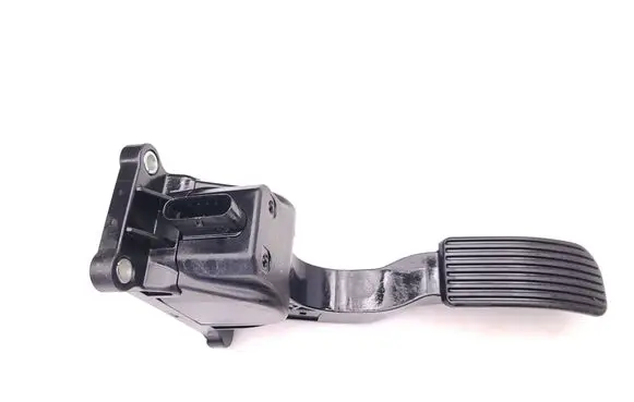 Mercedes-Benz Sprinter W906 Accelerator throttle pedal A9063000404 0280755023