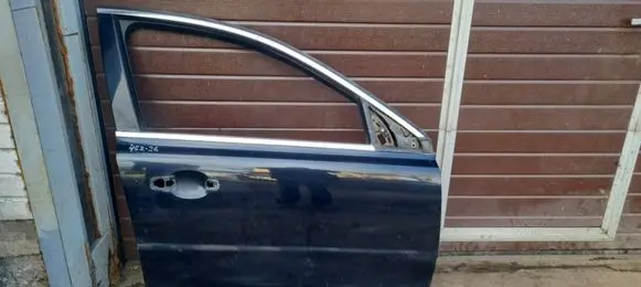 Volvo V70 Front door