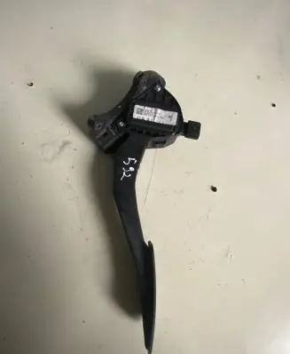 Land Rover Evoque I Accelerator throttle pedal FK729F836AB E1708101706 8172543