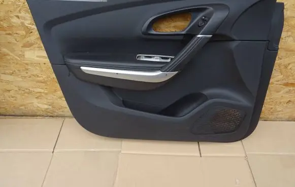 Renault Kadjar Front door card panel trim