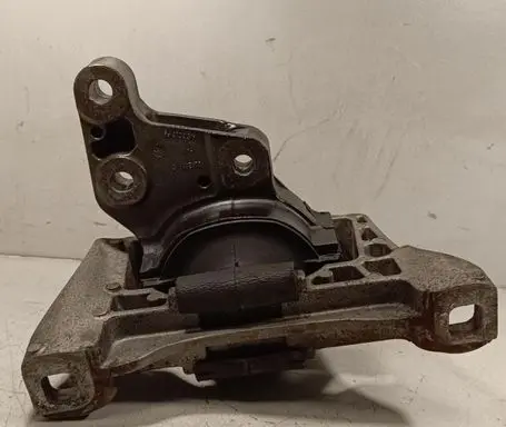 Ford Kuga II Engine mount bracket 326E66C