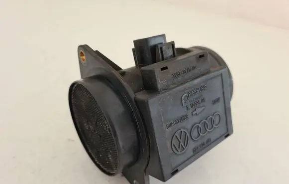 Audi A4 S4 B5 8D Mass air flow meter 074906461