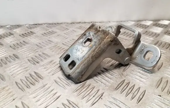 Jeep Cherokee III KJ Front door upper hinge 55177026AB