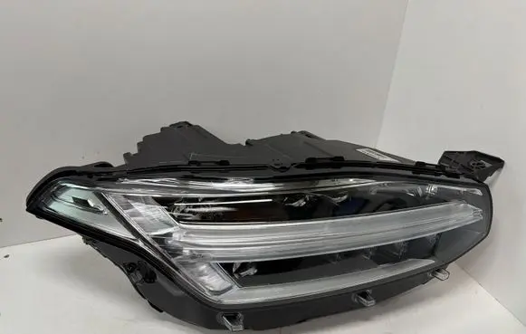 Volvo XC90 Headlight/headlamp 31656997