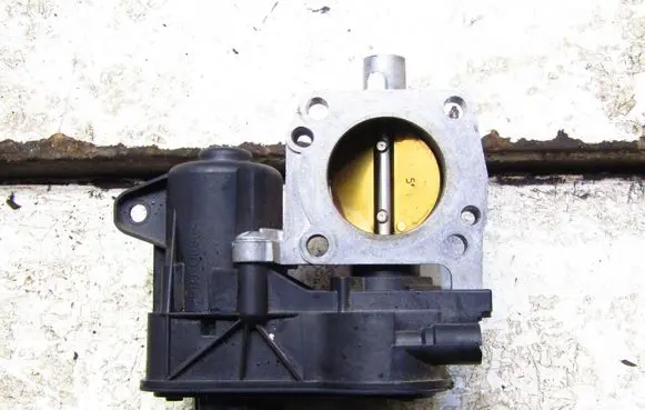 Opel Corsa F Throttle body valve 9842632980