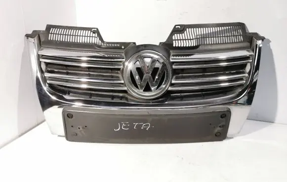 Front bumper upper radiator grill