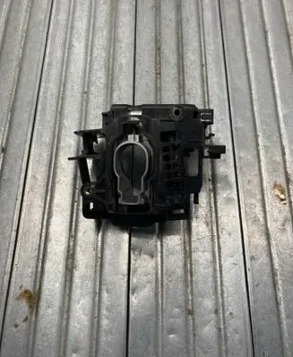 BMW i3 Front door lock 7290864
