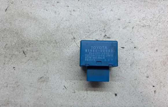 Toyota Yaris Other relay 819800D040