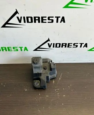 Headlight/headlamp mounting bracket