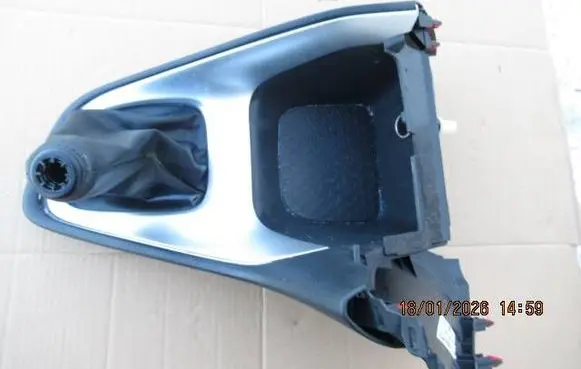 Toyota Yaris XP210 Glove box central console 8810 230520221657 K1111