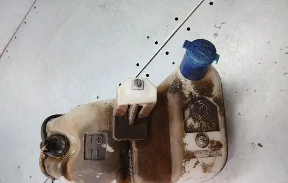 Fiat Punto (176) Windshield washer fluid reservoir/tank