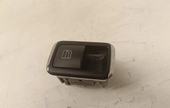 Mercedes-Benz C W204 Electric window control switch A2048707358