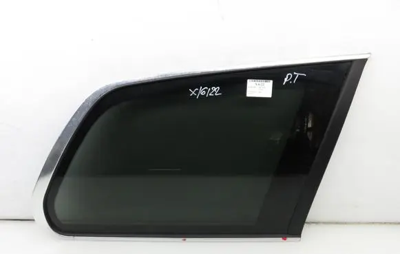 Volvo XC90 Rear side window 
