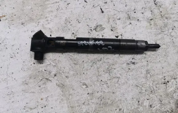 Mercedes-Benz Sprinter W906 Fuel injector 428325856