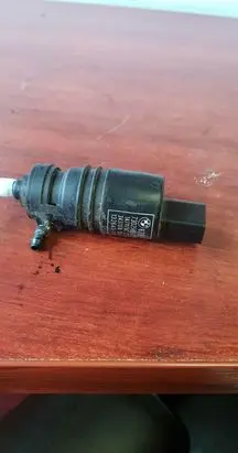 BMW 3 E90 E91 Headlight washer pump 7302588
