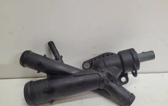 Volkswagen Caddy Engine coolant pipe/hose 03L121131