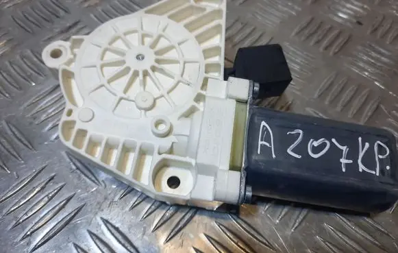 Mercedes-Benz E A207 Front door window regulator motor A2078200542