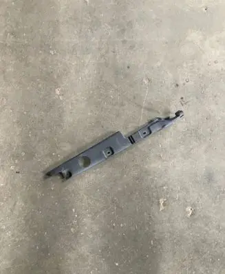 Chevrolet Orlando Fender mounting bracket 95235005