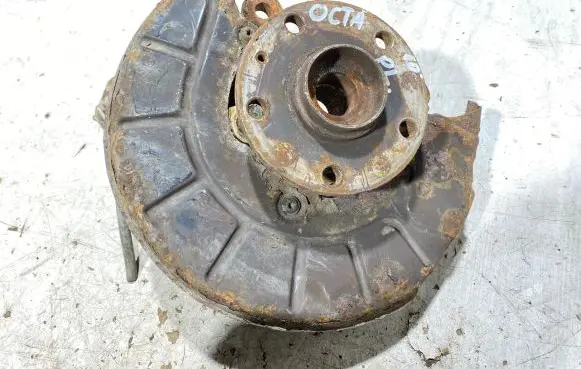 Front wheel hub spindle knuckle