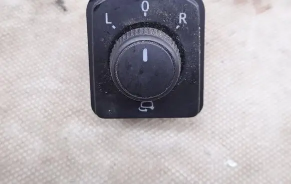 Hyundai i20 (BC3 BI3) Wing mirror switch 6F0959565