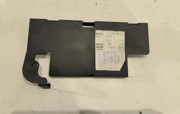 Audi A6 S6 C6 4F Battery box tray cover/lid 8K0915429G