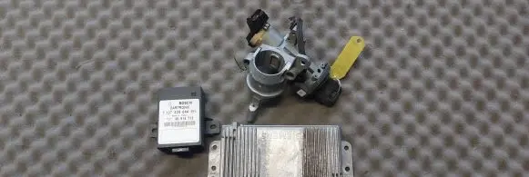 Volvo S40, V40 Engine control unit/module 30857256 S113727100F 661100715