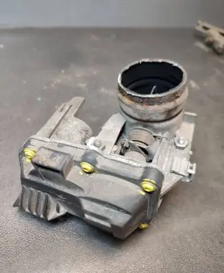Opel Vivaro Throttle body valve 50885503