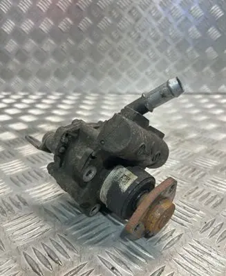 BMW X1 E84 Power steering pump 6788838