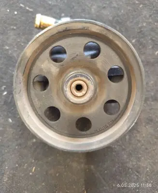 Ford Focus Power steering pump GX10 8LE2802 XS4E3A733AC