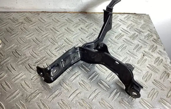 Lexus NX Radiator mount bracket 8868842720