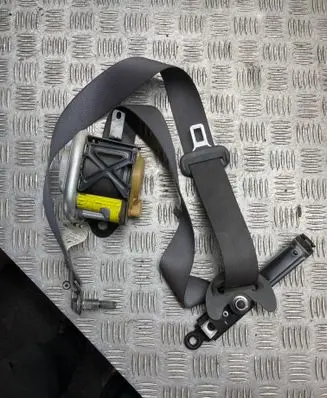 Toyota Land Cruiser (J120) Front seatbelt 