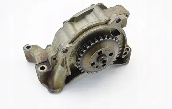 Volkswagen Golf VI Oil pump 03C105Q