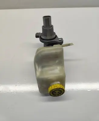 Chrysler Pacifica Master brake cylinder 98201018